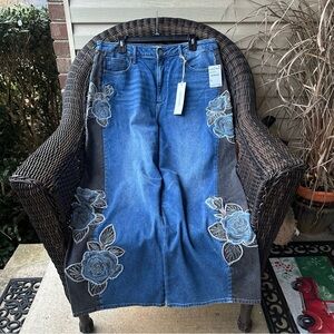 Driftwood Lucy Barrel - Rose Patchwork 34x26